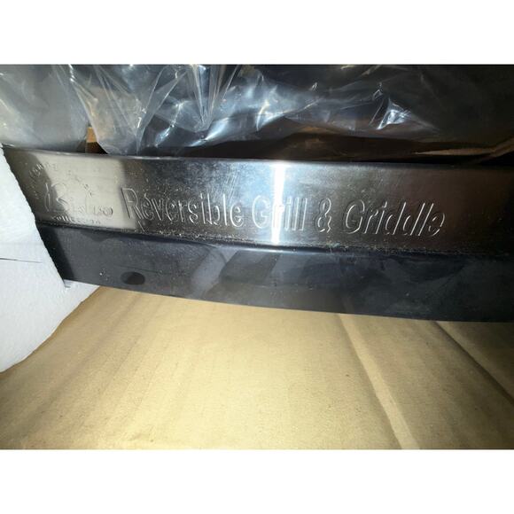Wolfgang Puck Reversible Grill/Griddle - new in box - Picture 3 of 4